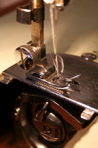 Bobbin case bobbin needle