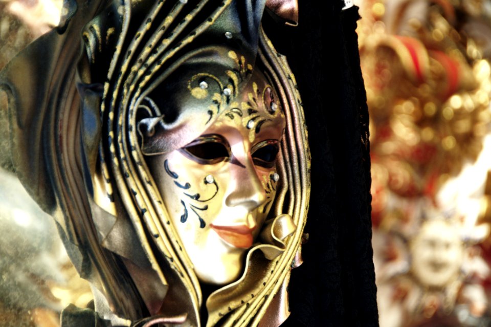 Venetian Carnival Mask - Maschera di Carnevale - Venice Italy - Creative Commons by gnuckx