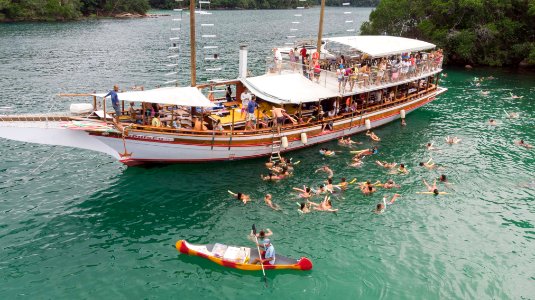 ROGERIO CASSIMIRO passeio de escuna ANGRA DOS REIS RJ