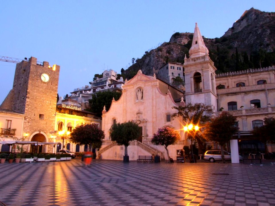 Taormina-Sicilia-Italy - Creative Commons by gnuckx