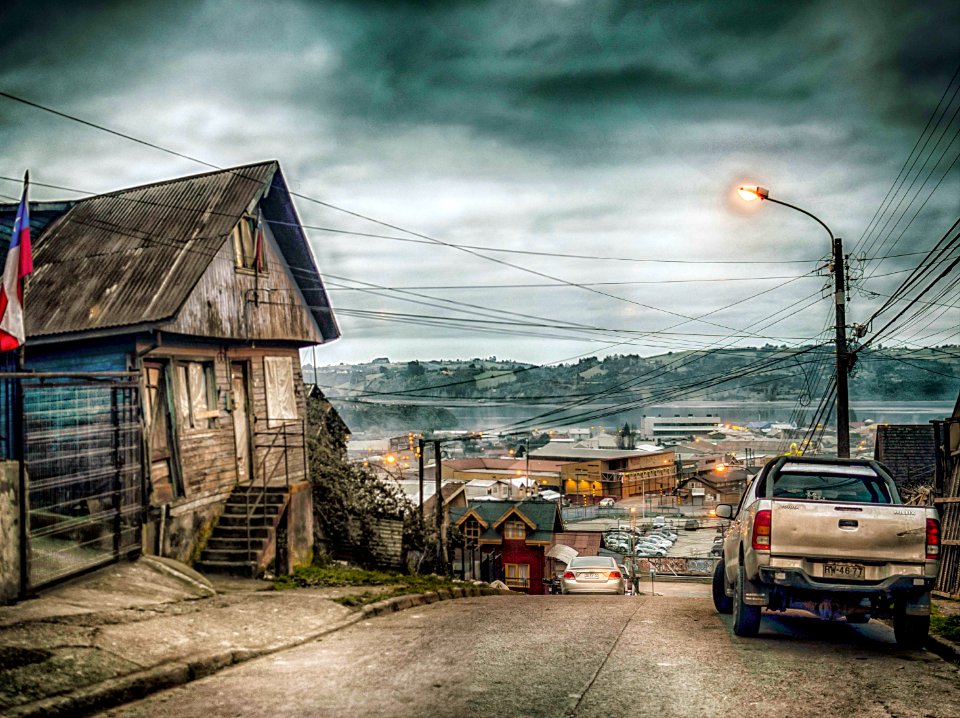 En cerro Millantuy, calle "El Canelo". Castro - Chiloé - Chile.