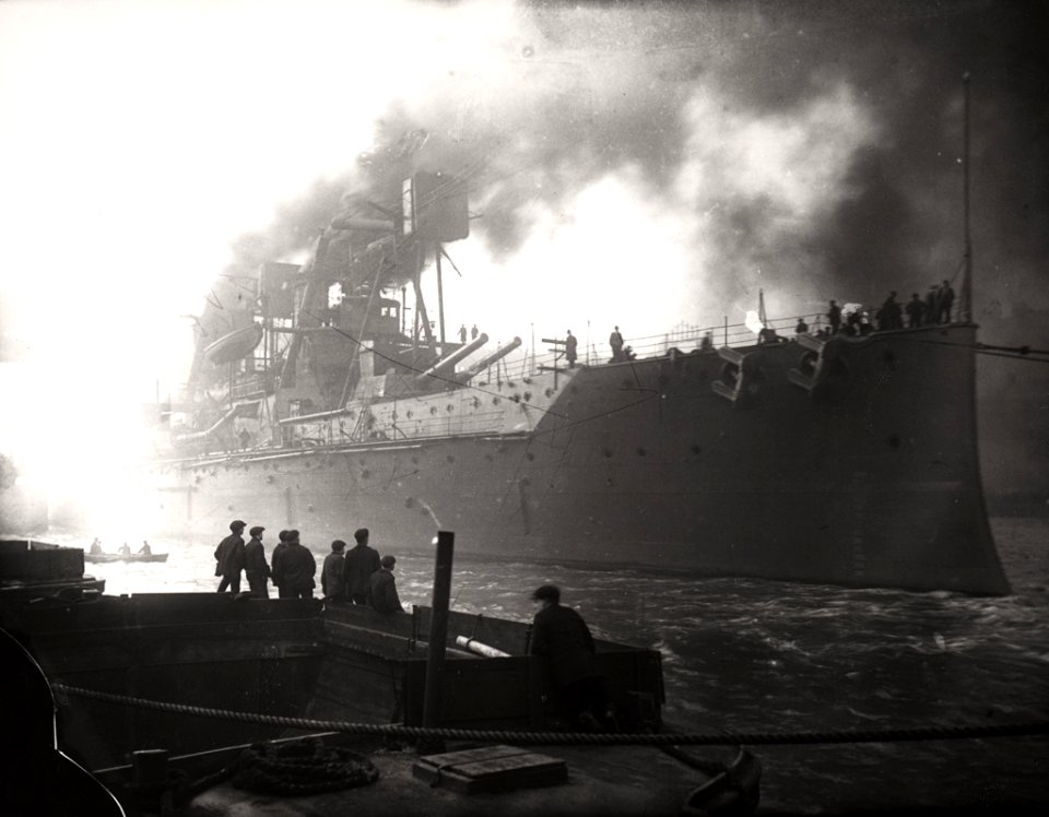 031126:H.M.S. Superb on the Tyne, 1907