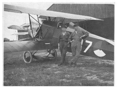 MLD sailors or mate's in front of a Fokker D7