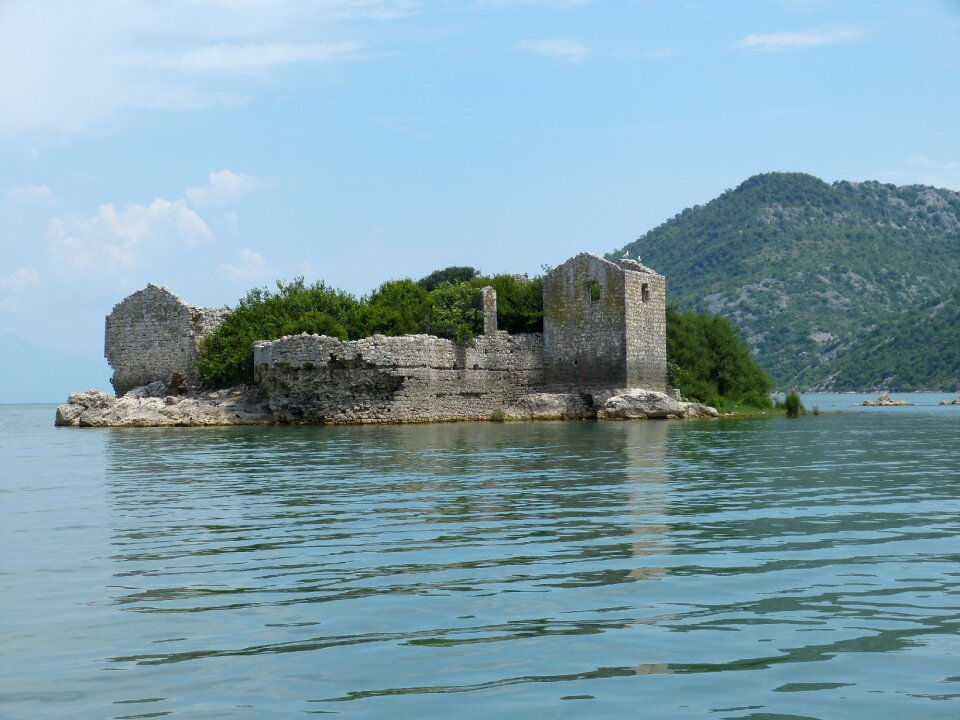 Island lake skadar lake
