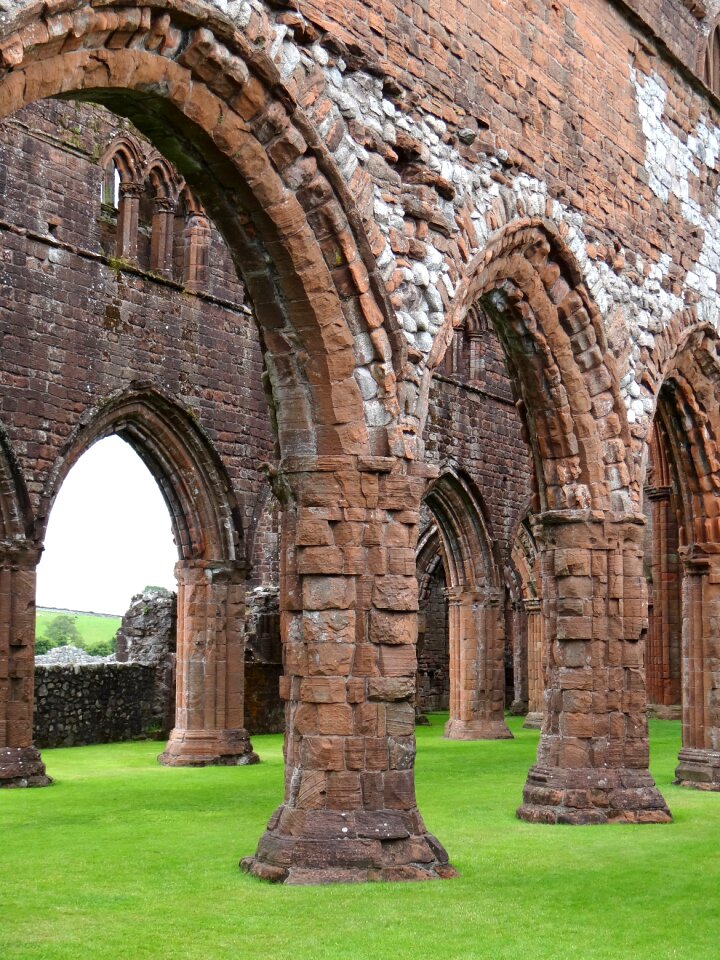 Building church ruins scotland
