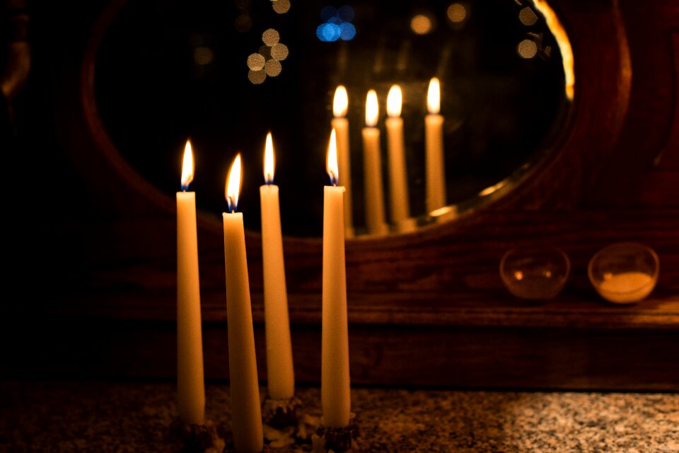 The flame wax chandelier