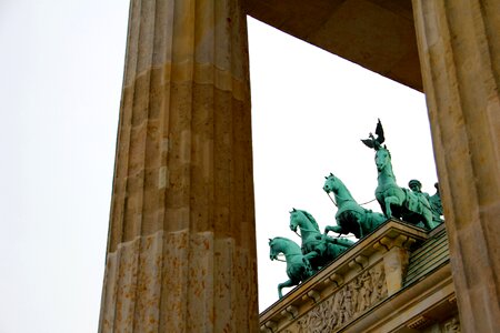 Columnar landmark goal