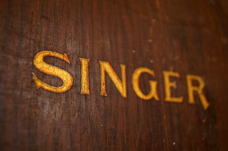 Global brand subtitle singer
