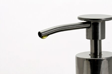 Oil dispenser massage wellness photo