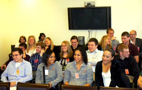 University of Cincinnati Students visit Consulate