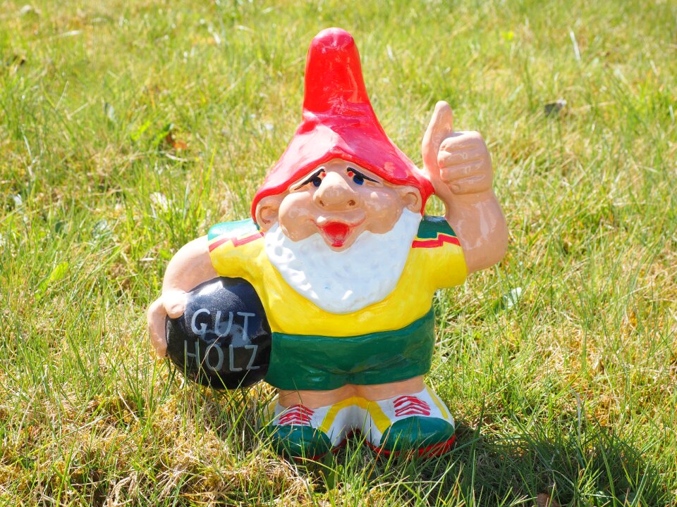 Garden gnome figure gut