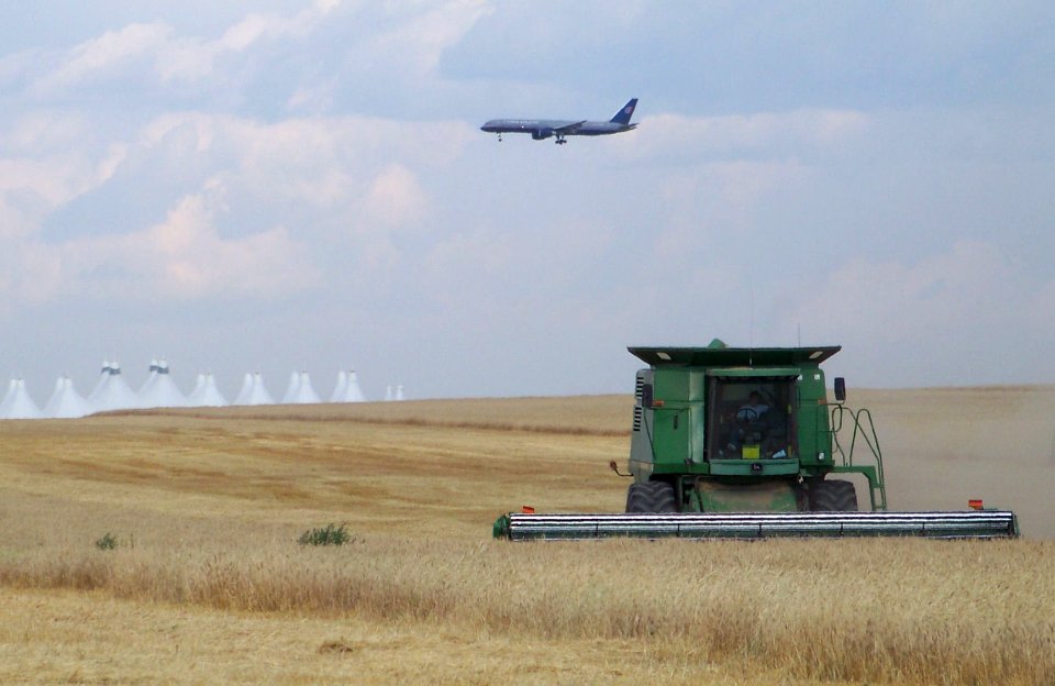 FIG 6 tractor at Denver International Airport USDA WS Kendra Cross