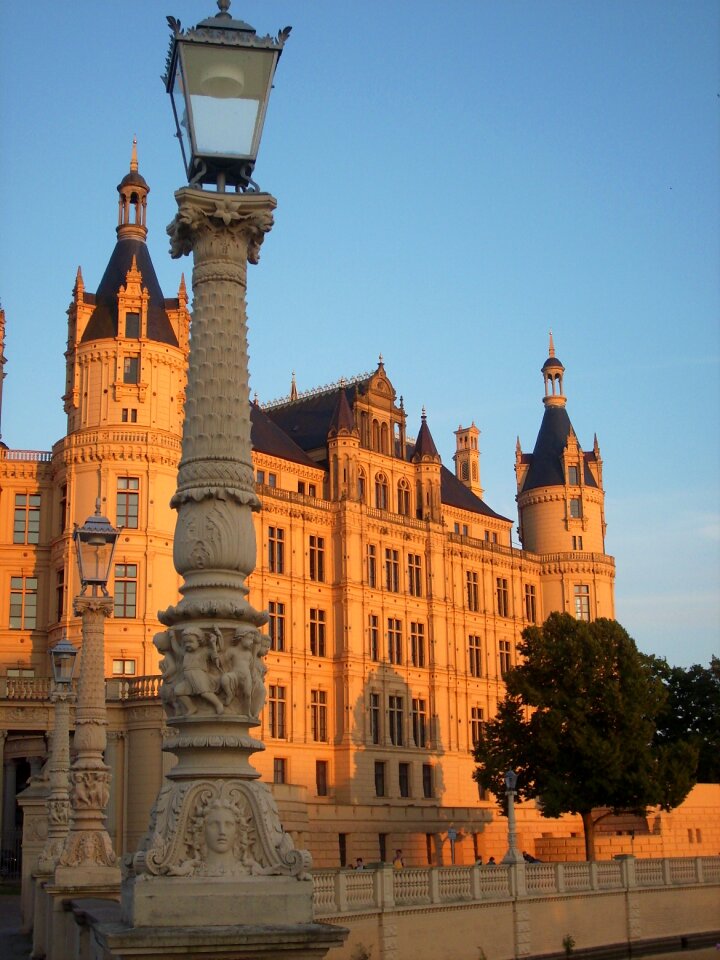 Architecture state capital historically