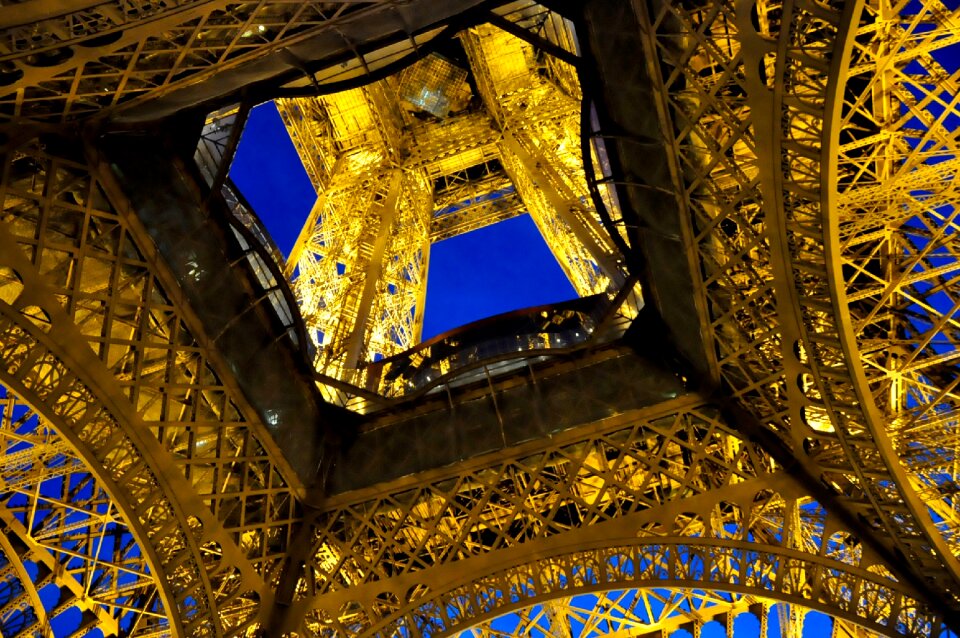 Eiffel tower below night