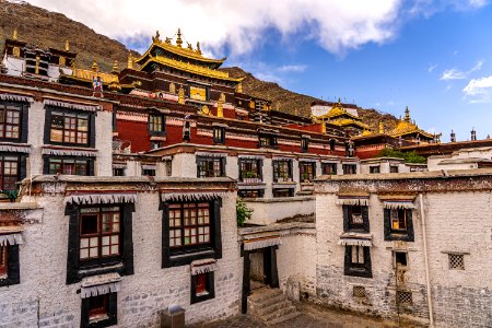 Tashi Lhunpo Monastery photo
