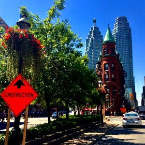 A Flatiron dipping into a pair of Patrona's Towers!