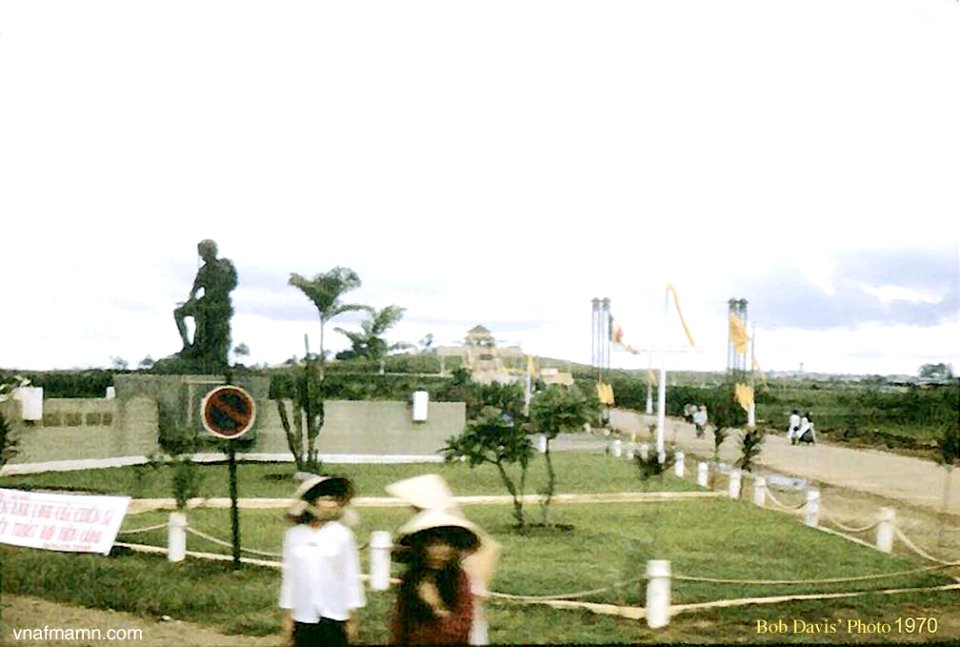 Tomb of The Unknown Soldier, ARVN Military Cemetery, Bien Hoa (pre-'75)