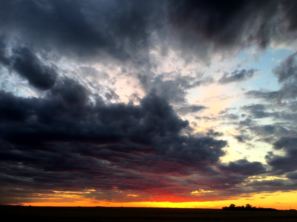 2019/365/163 The Sky Makes Everything Else Insignificant