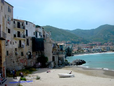 PICT0112  Cefalù storica spiaggia Sicilia