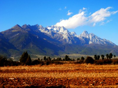 Jade Dragon Snow Mountain photo