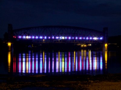 hubbrücke illuminated