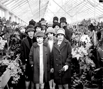 1927.flowergirls.Natl Photo Company.LOC.Shorpy