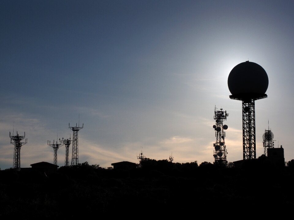 White ball transmitter