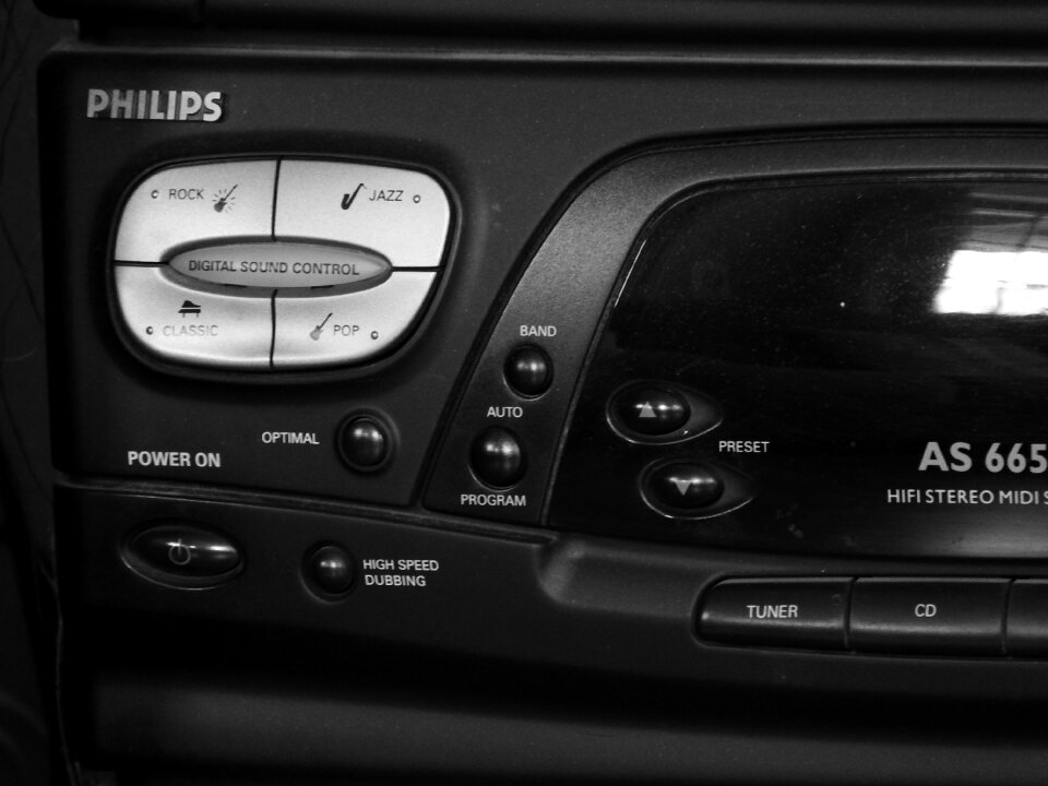 Hi-fi tower music electronics