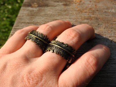 Hand jewel gold