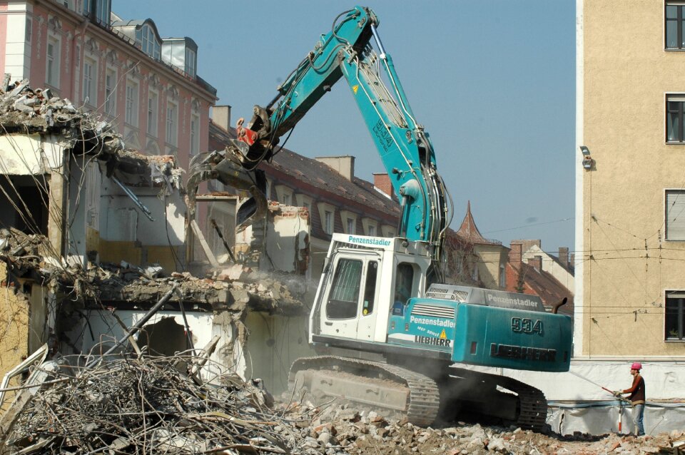 Water construction workers gutting