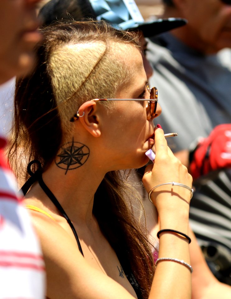 Pride TLV 2018 - smoking