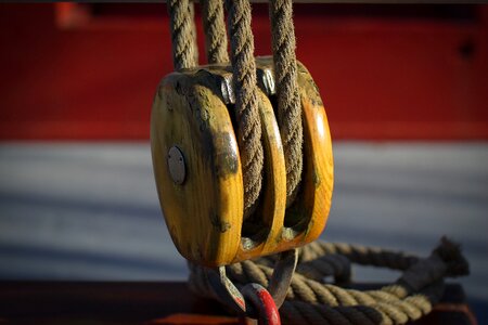 Pulley rope boat