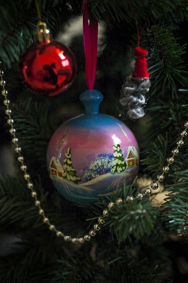 Holiday christmas tree toy swag