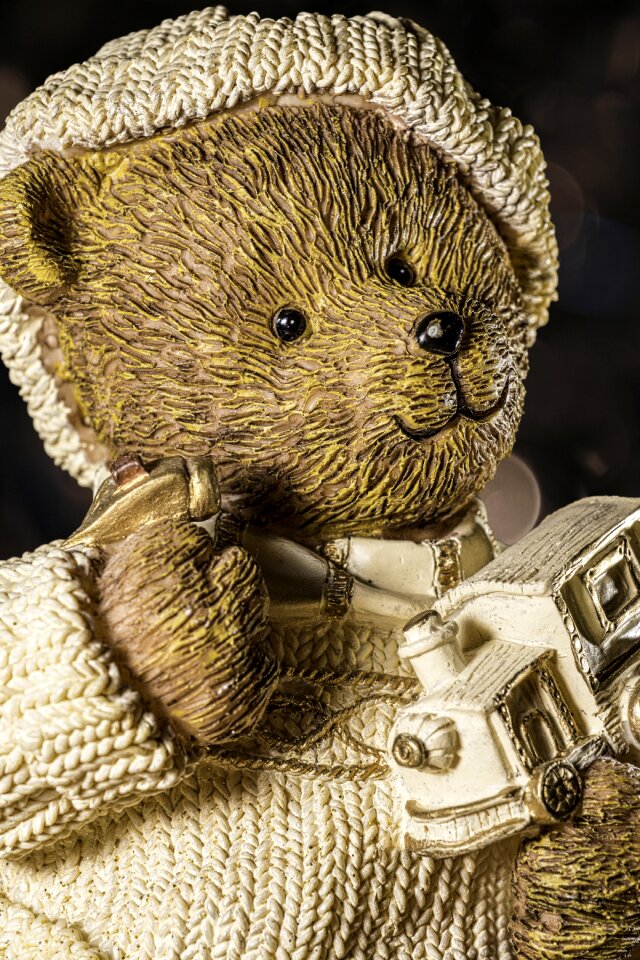 Decorative cropping bear