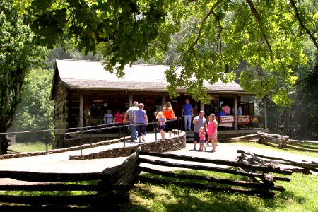 Cades Cove Visitor Center, May 2013--Warren Bielenberg photo