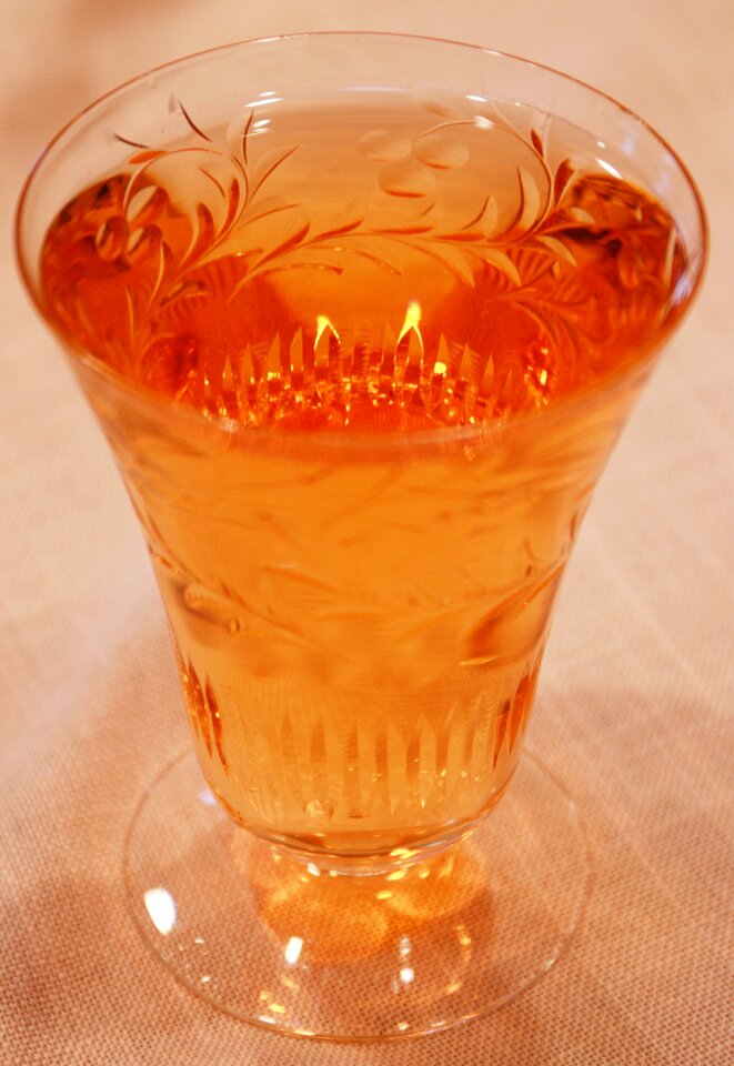 Apple cider tangerine flavored cider effervescence