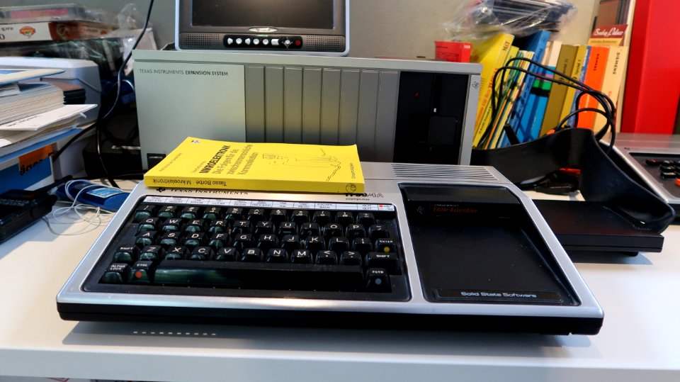 TI 99/4A mit Expansion System (1981)