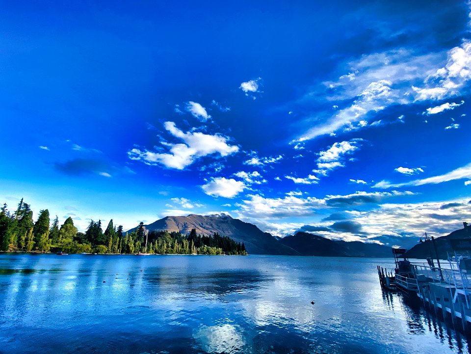 LAKE WAKATIPU,NEW ZEALAND.