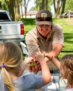 USFWS biologist at outreach event photo