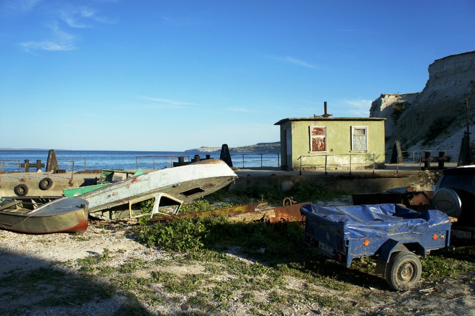Boats parking fishing