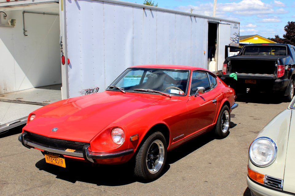 240 Z -Dutsun photo