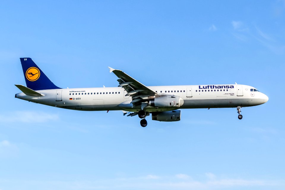 Lufthansa D-AISV @TXL