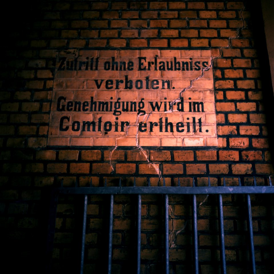 Genehmigung wird im Comtoir ertheilt.