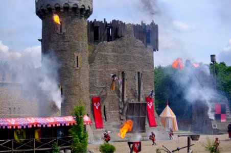 siege chateau puy du fou copie