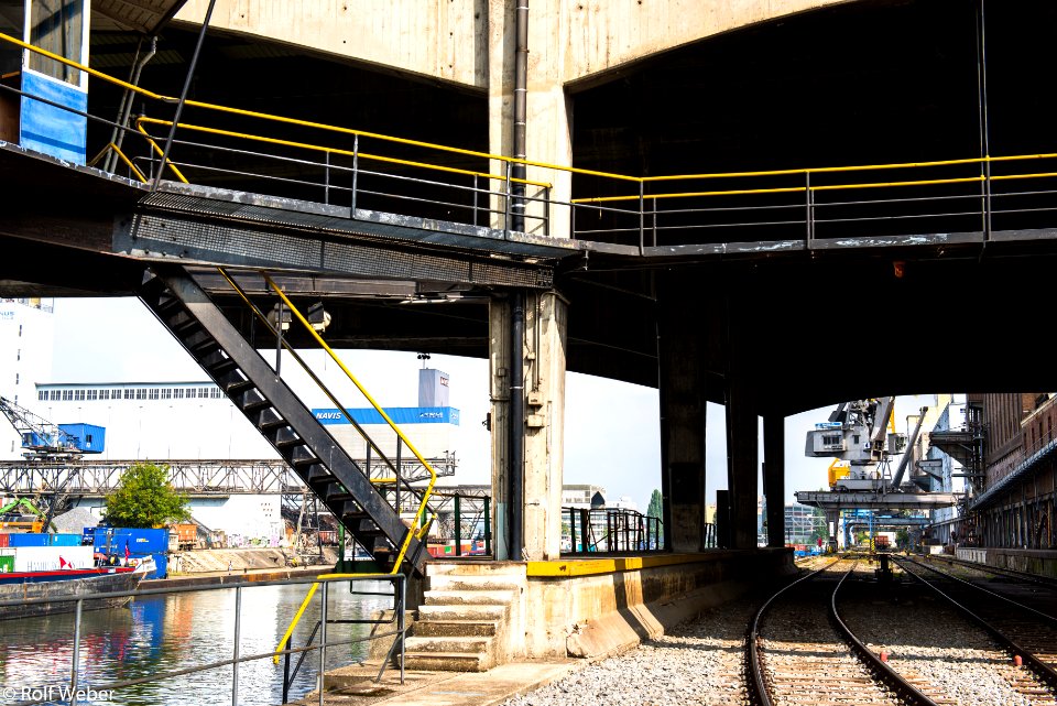 Rheinhafen Basel 018.jpg