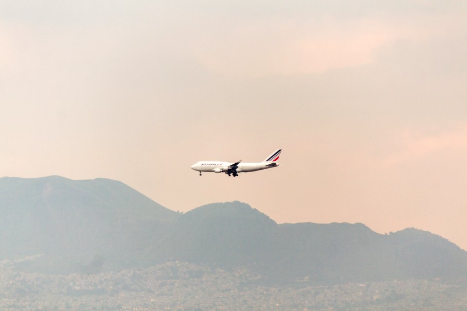 Air France 747 F-GITJ im Anflug auf MEX photo