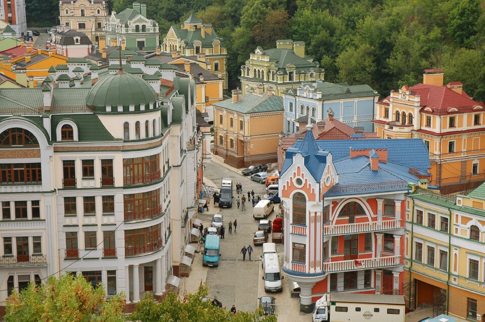 The picturesque street at home roof