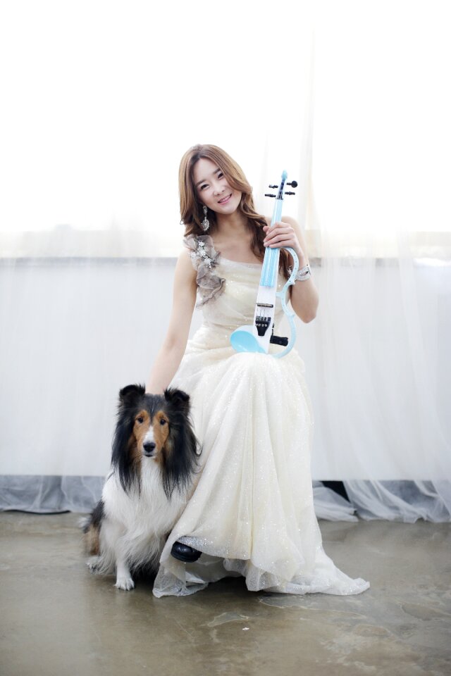 Shooting model musician