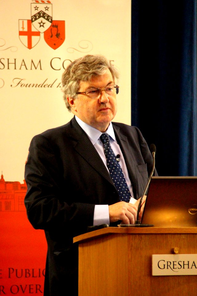 Professor Sir Richard Evans introducing Dame Barbara Stocking in the Guildhall, City of London