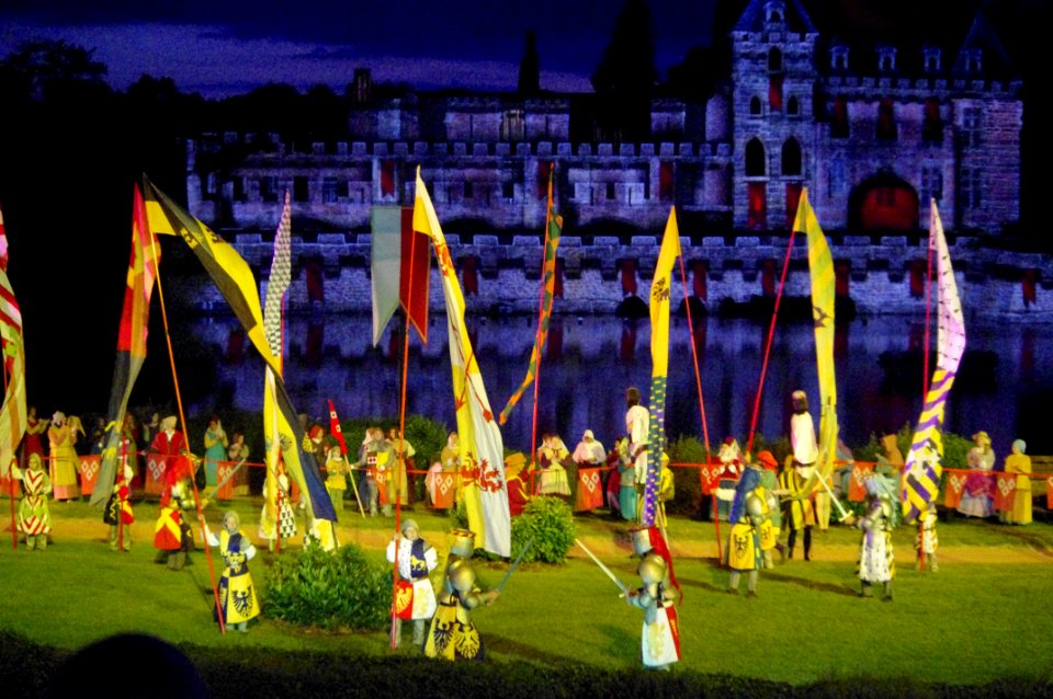 moyen age à la cinéscénie du cinéscénie du puy du fou